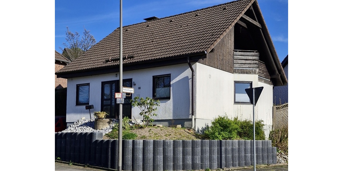Freistehendes Einfamilienhaus mit Garage und Einstellplatz - Einfamilienhaus Remscheid Süd | Angebot:26889282
